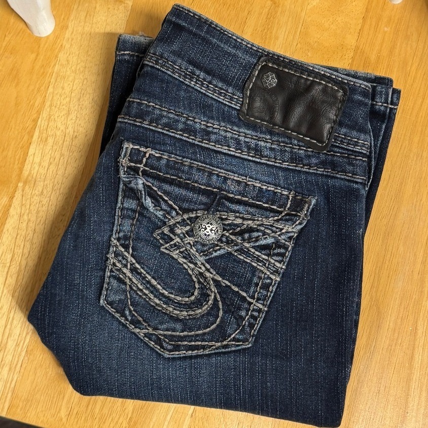 Silver Jeans 26 Suki Surplus Mid Rise Bootcut Dark Wash Flap Pocket Denim